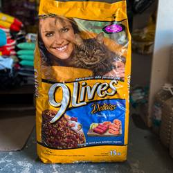 9 Lives Gato Adulto x 15 Kg - Salmon y Atún