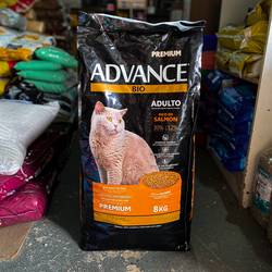 Advance Gato x 8 Kg